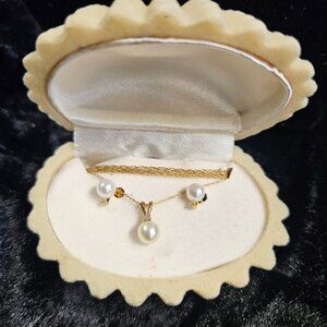 10K Necklace with Pearl look pendant and earrings